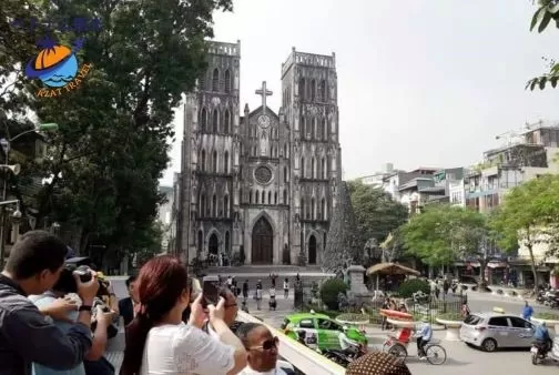 ハノイ大教会を観光するなら知っておきたい・ハノイ 大聖堂 カフェ・中に入る時間・大教会情報・ハノイ日本語ガイド付き